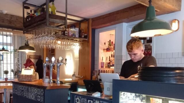 SWS-306-140274-nomad-bar-kitchen-gowerton